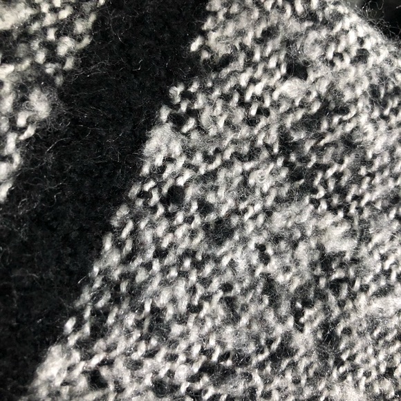 Old Navy Poncho Black and White Shawl - Picture 3 of 4